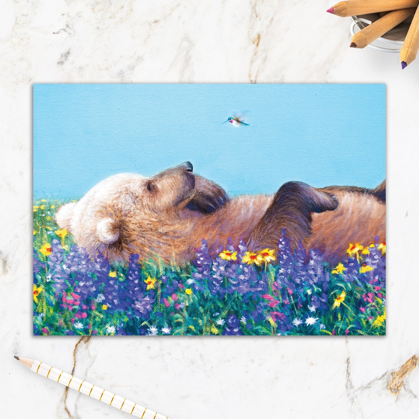 564-IOPI0618L | ED/Bear In Field w/Hummingbird